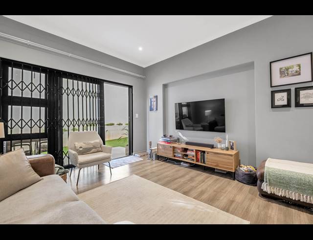 2 BEDROOM APARTMENT FOR SALE IN ROSEBANK
